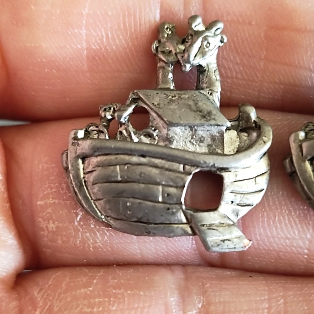 VINTAGE SILVER PEWTER NOAH'S ARK DROP POST 1" EARRINGS - Picture 4 of 9